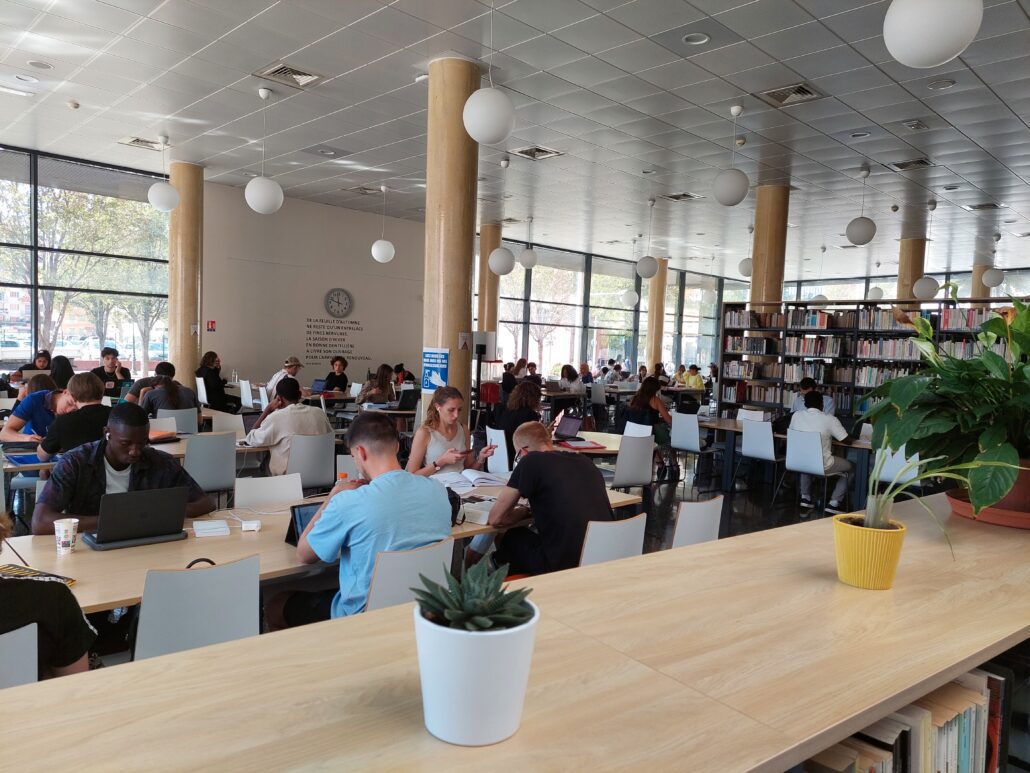 Biblioteca 2 - UNIVERSITATEA CÔTE-D'AZUR PUNE ACCENT PE CERCETARE!