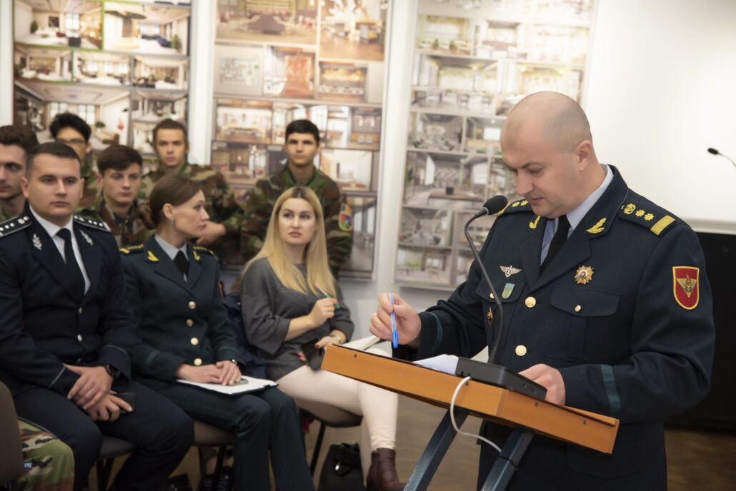 009 1 - Catedra Militară a UTM a marcat 20 de ani de la înființare