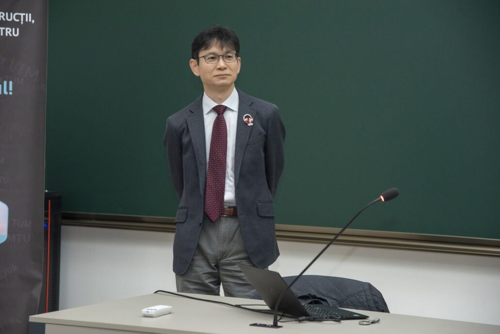025 2 - Dezvoltare industrială și management japonez: prelegere ținută la UTM de către conf. univ., dr. Gaku Funabashi, Universitatea Internațională din Japonia