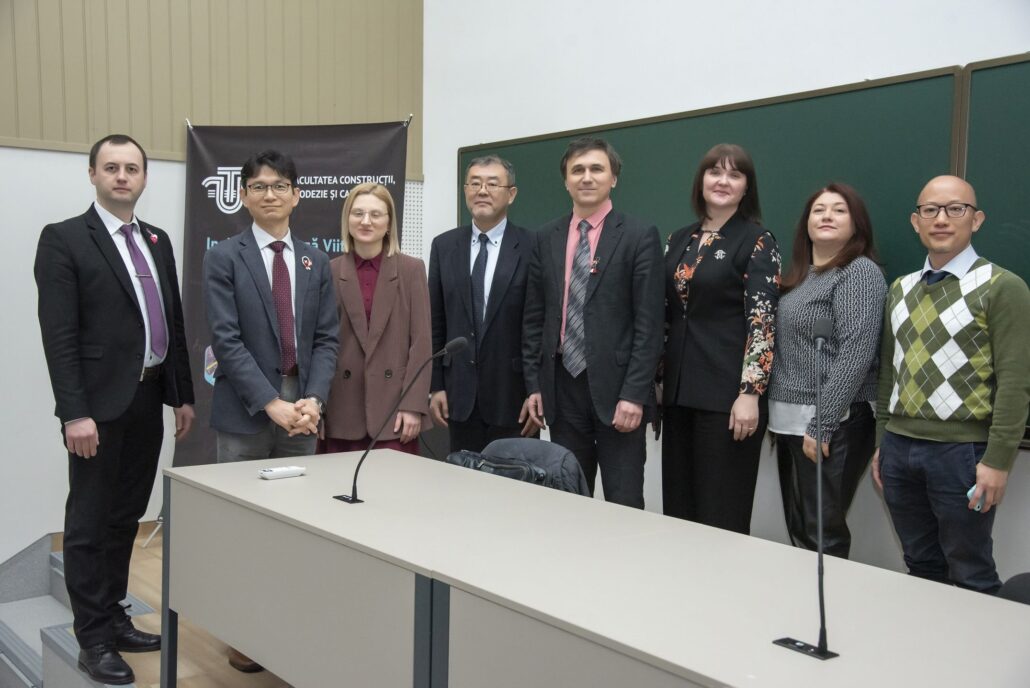 064 1 - Dezvoltare industrială și management japonez: prelegere ținută la UTM de către conf. univ., dr. Gaku Funabashi, Universitatea Internațională din Japonia