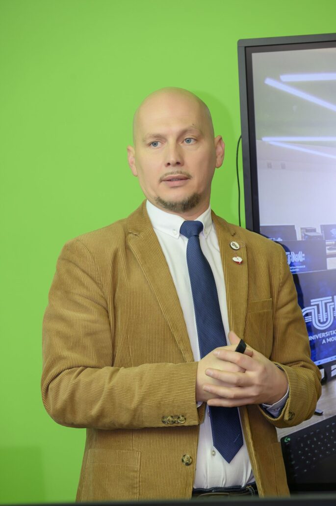 111 - Două noi laboratoare multimedia pentru studenții care învață Game Design la UTM