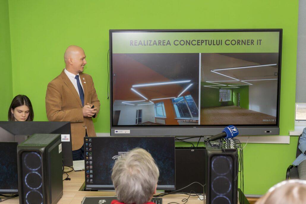 146 - Două noi laboratoare multimedia pentru studenții care învață Game Design la UTM