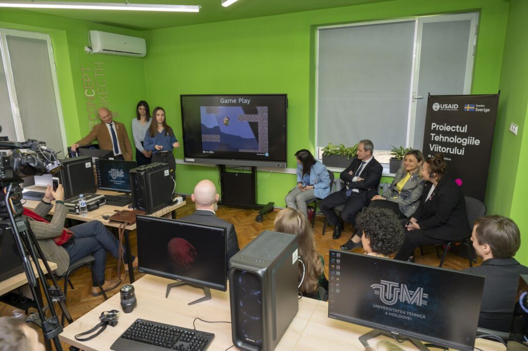 159 - Două noi laboratoare multimedia pentru studenții care învață Game Design la UTM