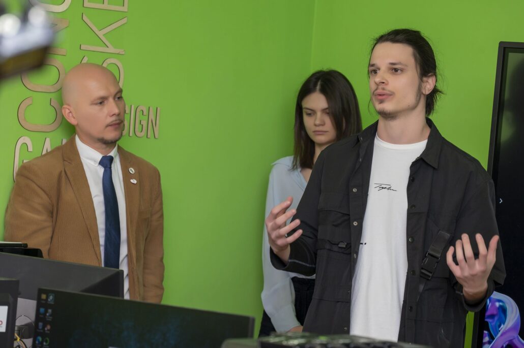 163 - Două noi laboratoare multimedia pentru studenții care învață Game Design la UTM