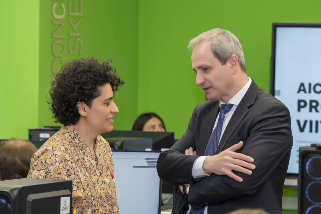 185 - Două noi laboratoare multimedia pentru studenții care învață Game Design la UTM