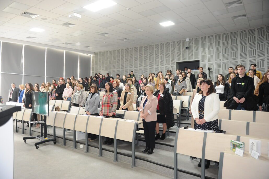 FD Conf 10 11 27 0608 lr - Facultatea de Design, UTM: Simpozionul Internațional „Creativitate, Tehnologie și Marketing”, ediția a V-a
