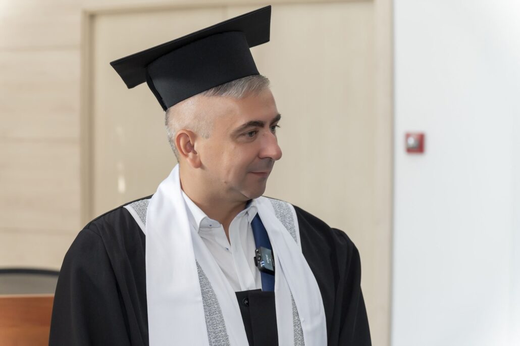 040 1 - Prorectorul UTM Dinu ȚURCANU a susținut cu brio teza de doctor în științe inginerești