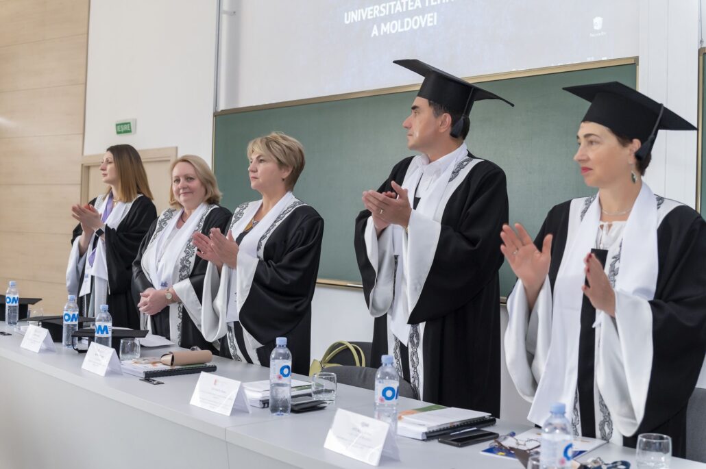 048 - Prorectorul UTM Dinu ȚURCANU a susținut cu brio teza de doctor în științe inginerești