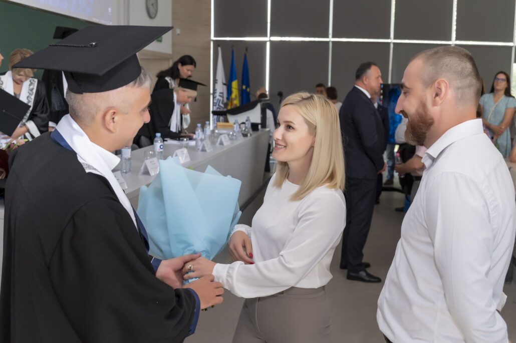 069 - Prorectorul UTM Dinu ȚURCANU a susținut cu brio teza de doctor în științe inginerești