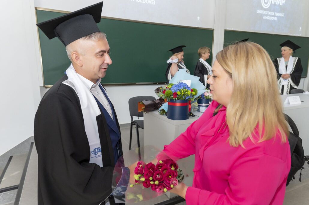 072 1 - Prorectorul UTM Dinu ȚURCANU a susținut cu brio teza de doctor în științe inginerești