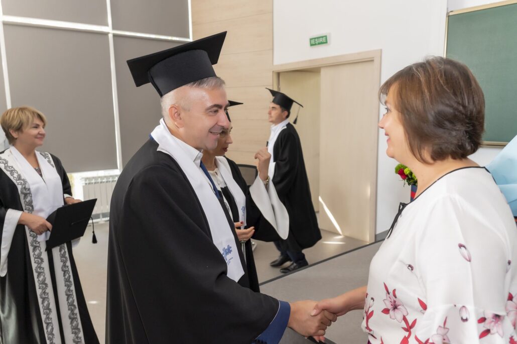 074 1 - Prorectorul UTM Dinu ȚURCANU a susținut cu brio teza de doctor în științe inginerești