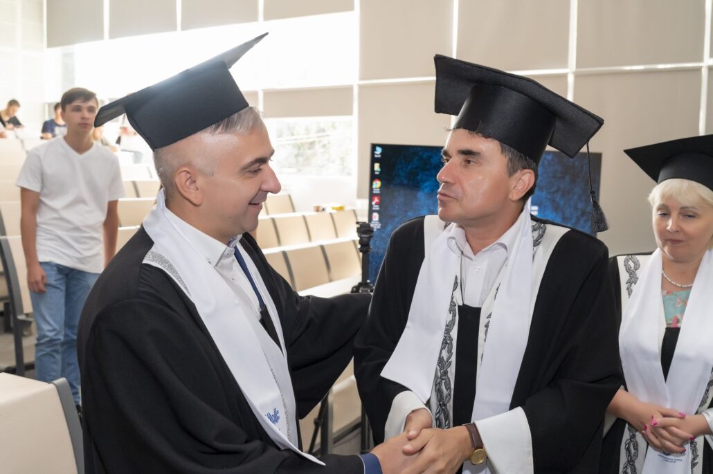 075 - Prorectorul UTM Dinu ȚURCANU a susținut cu brio teza de doctor în științe inginerești
