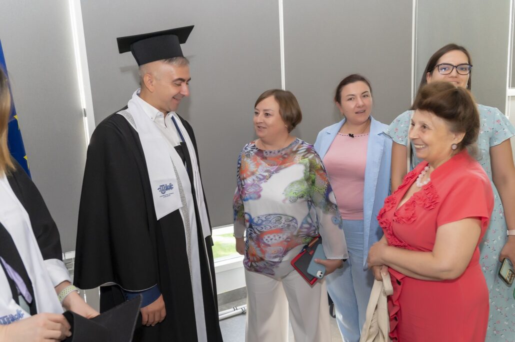 089 - Prorectorul UTM Dinu ȚURCANU a susținut cu brio teza de doctor în științe inginerești
