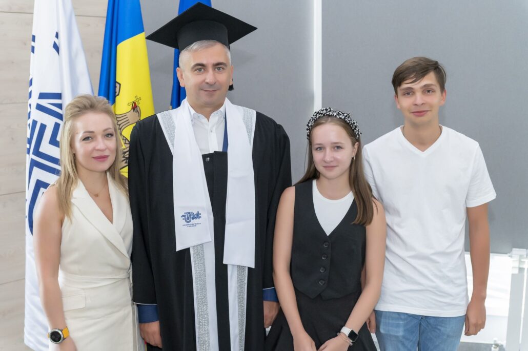 106 - Prorectorul UTM Dinu ȚURCANU a susținut cu brio teza de doctor în științe inginerești