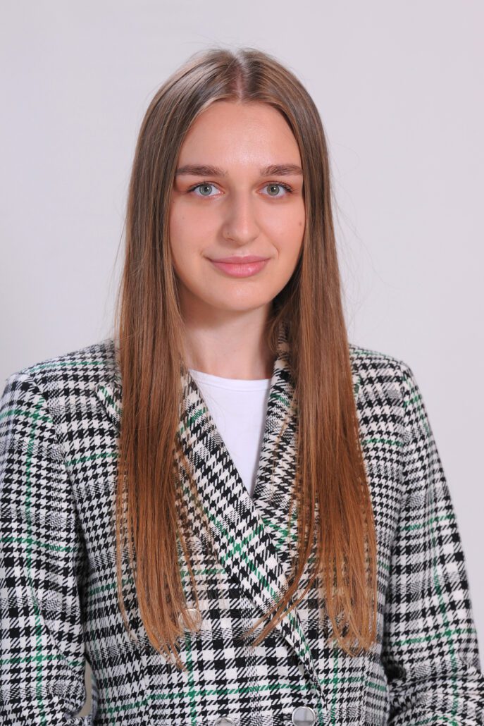 t232 0289 - 13 studenți ai UTM – deținători ai burselor Președintelui, Republicii și Guvernului RM