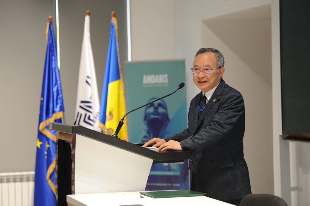 sdi 0489 lr - Diplomația în acțiune: Ambasadorul Extraordinar și Plenipotențiar al Japoniei în RM vorbește despre evoluția globalizării într-o prelegere de excepție