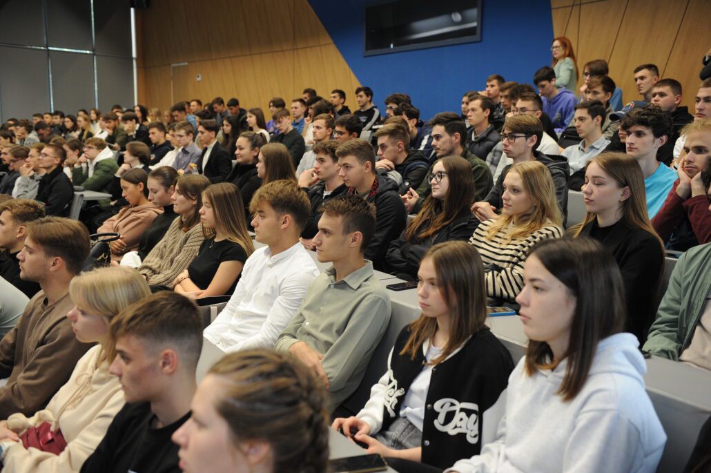 sdi 0544 lr - Diplomația în acțiune: Ambasadorul Extraordinar și Plenipotențiar al Japoniei în RM vorbește despre evoluția globalizării într-o prelegere de excepție