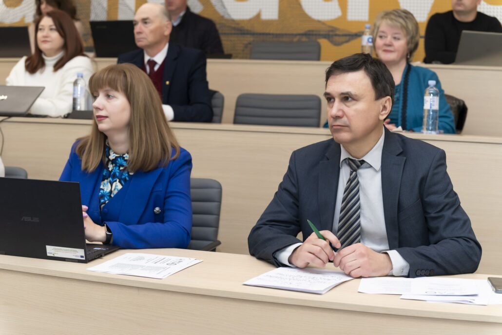 CONFERINȚA ECONOMICĂ INTERNAȚIONALĂ, EDIȚIA A 6-A: „COMPETITIVITATE ȘI DEZVOLTARE SUSTENABILĂ” 3 012 1