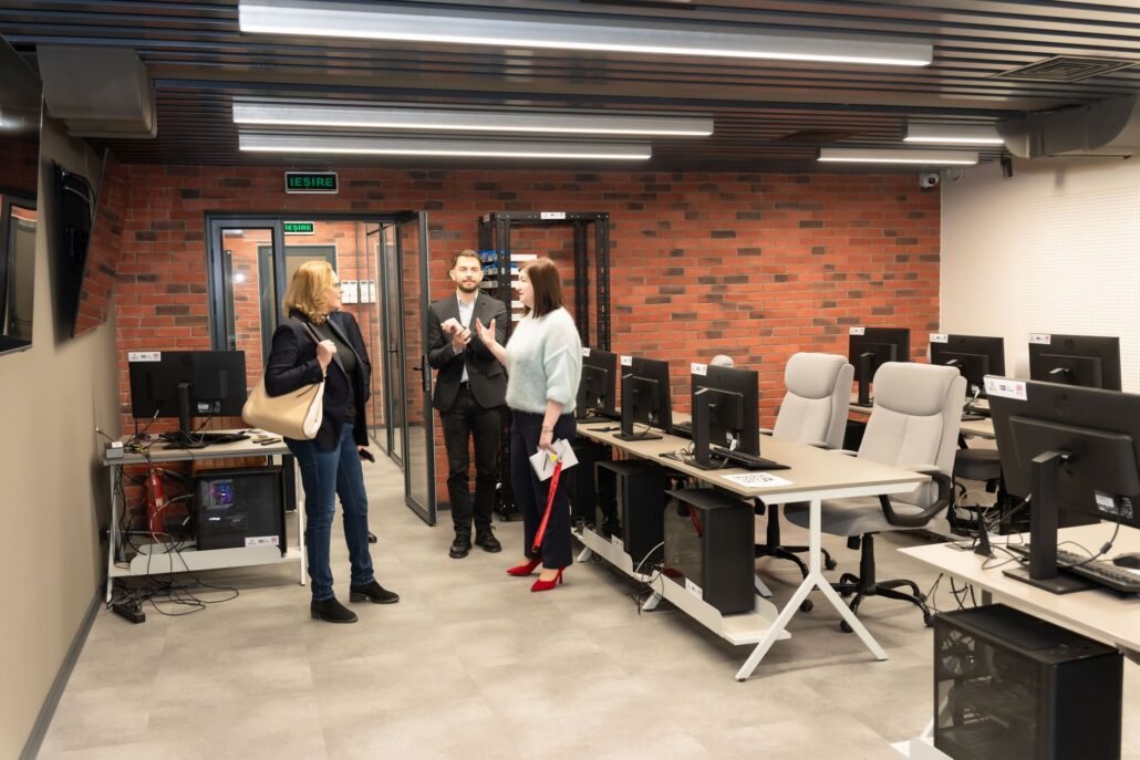 img 9119 - UTM – Host of a Strategic Visit from International Partners Certiport and Certipro Education