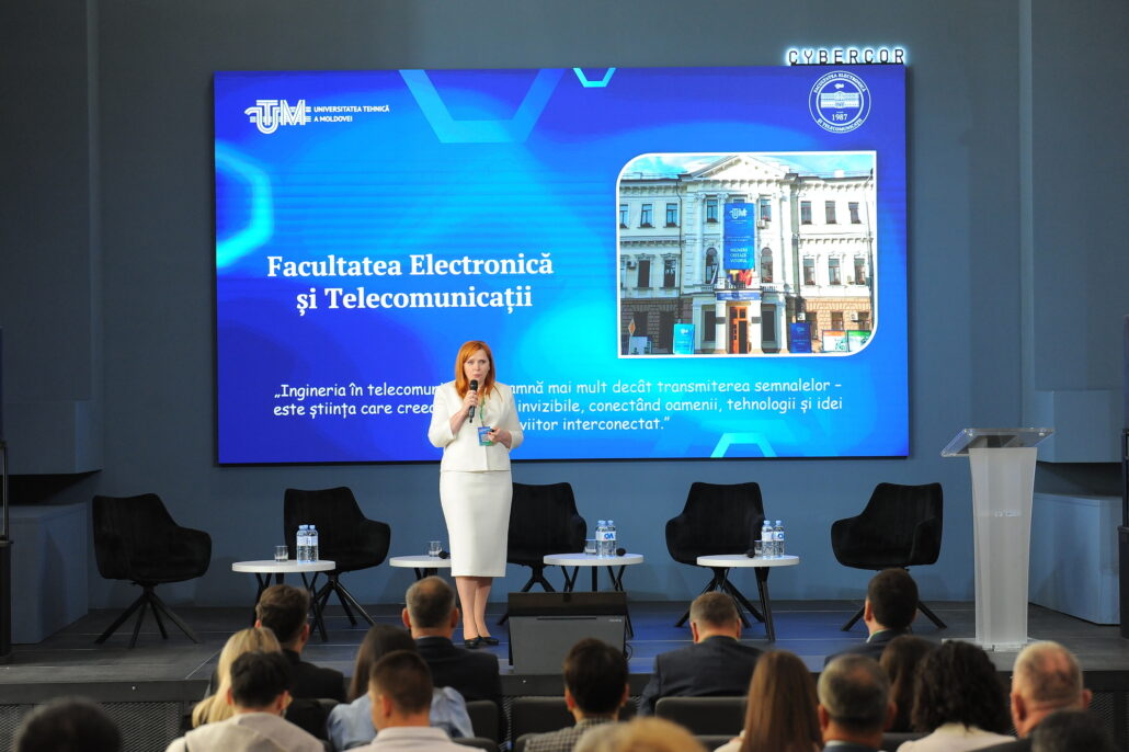 fet 0208 lr - Telecomunicațiile în era societății digitale: o masă rotundă care a adus industria în fața studenților