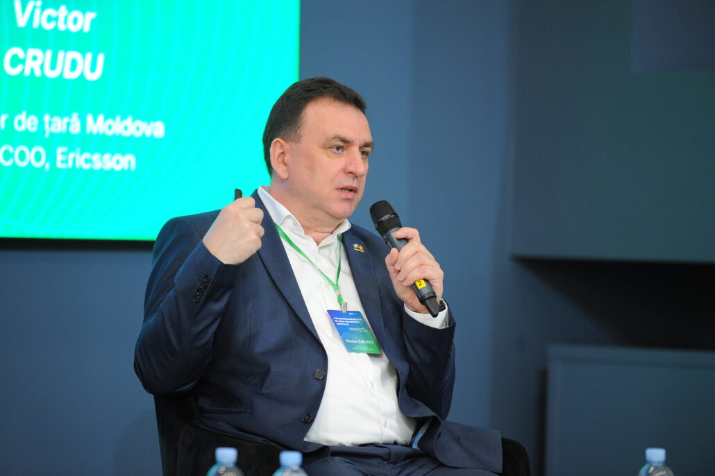 fet 0784 lr - Telecomunicațiile în era societății digitale: o masă rotundă care a adus industria în fața studenților