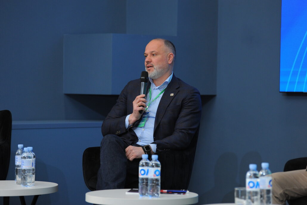 fet 0843 lr - Telecomunicațiile în era societății digitale: o masă rotundă care a adus industria în fața studenților