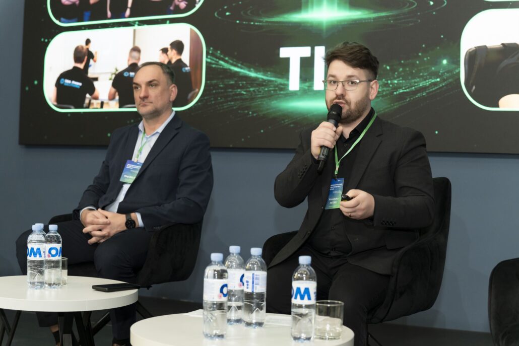 img 7145 - Telecomunicațiile în era societății digitale: o masă rotundă care a adus industria în fața studenților